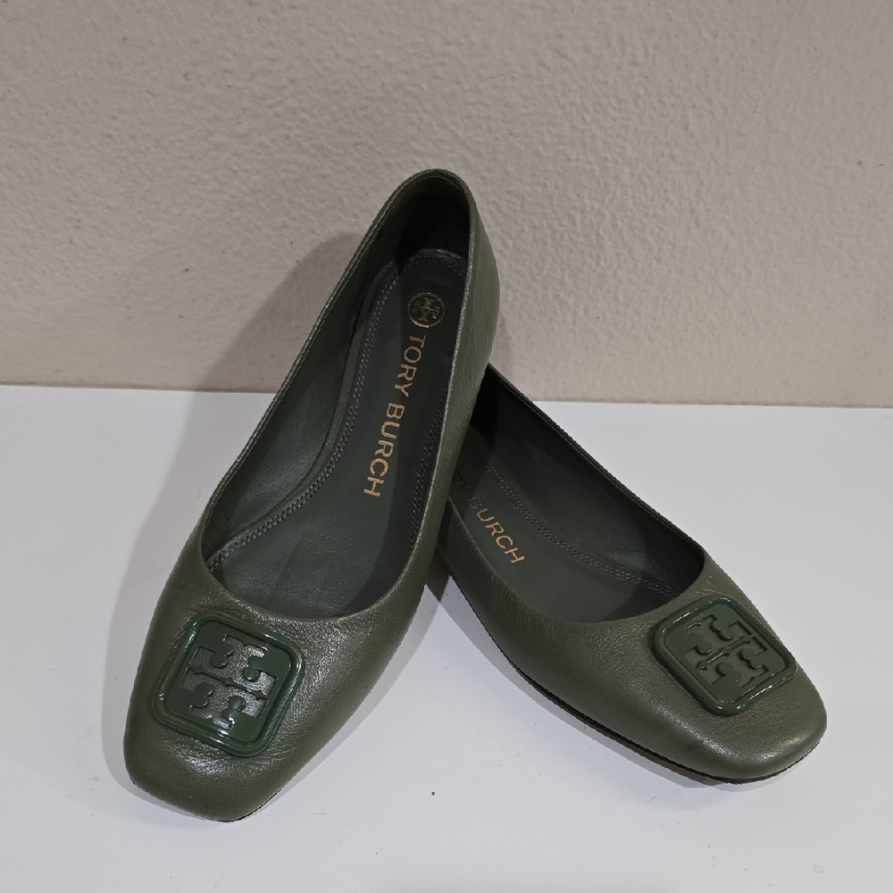 🪴 Tory Burch Olive Green ballet flats 🪴